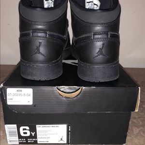 Nike Air Jordan 1 Mid BG